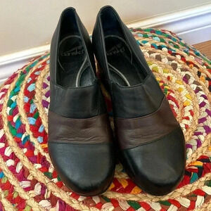 Dansko black brown leather shoes